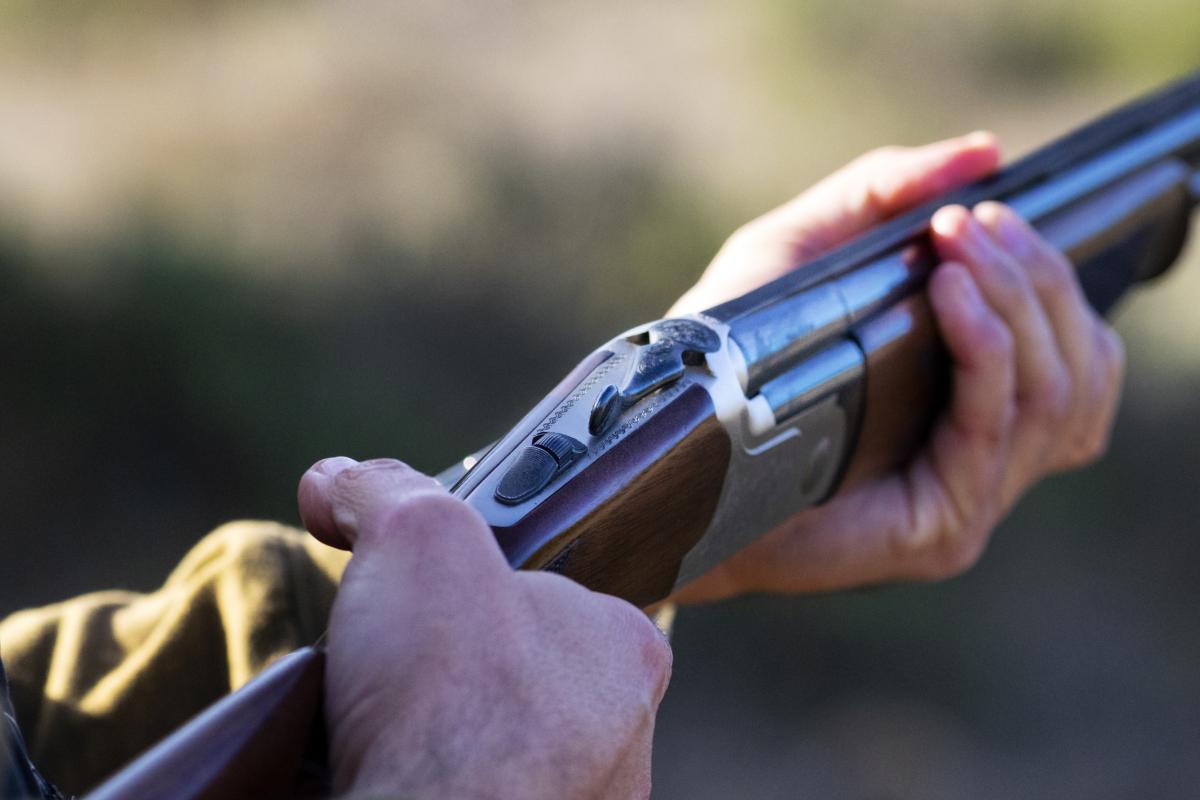 Una persona cazando.