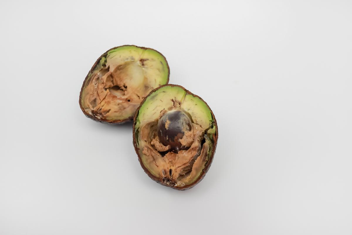 Aguacate pasado.