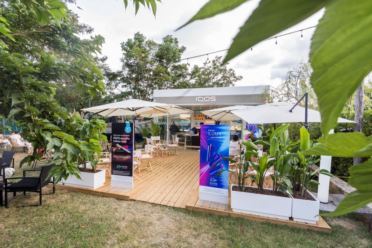 IQOS en el espacio musical y cultural La Santa en la Costa Brava.