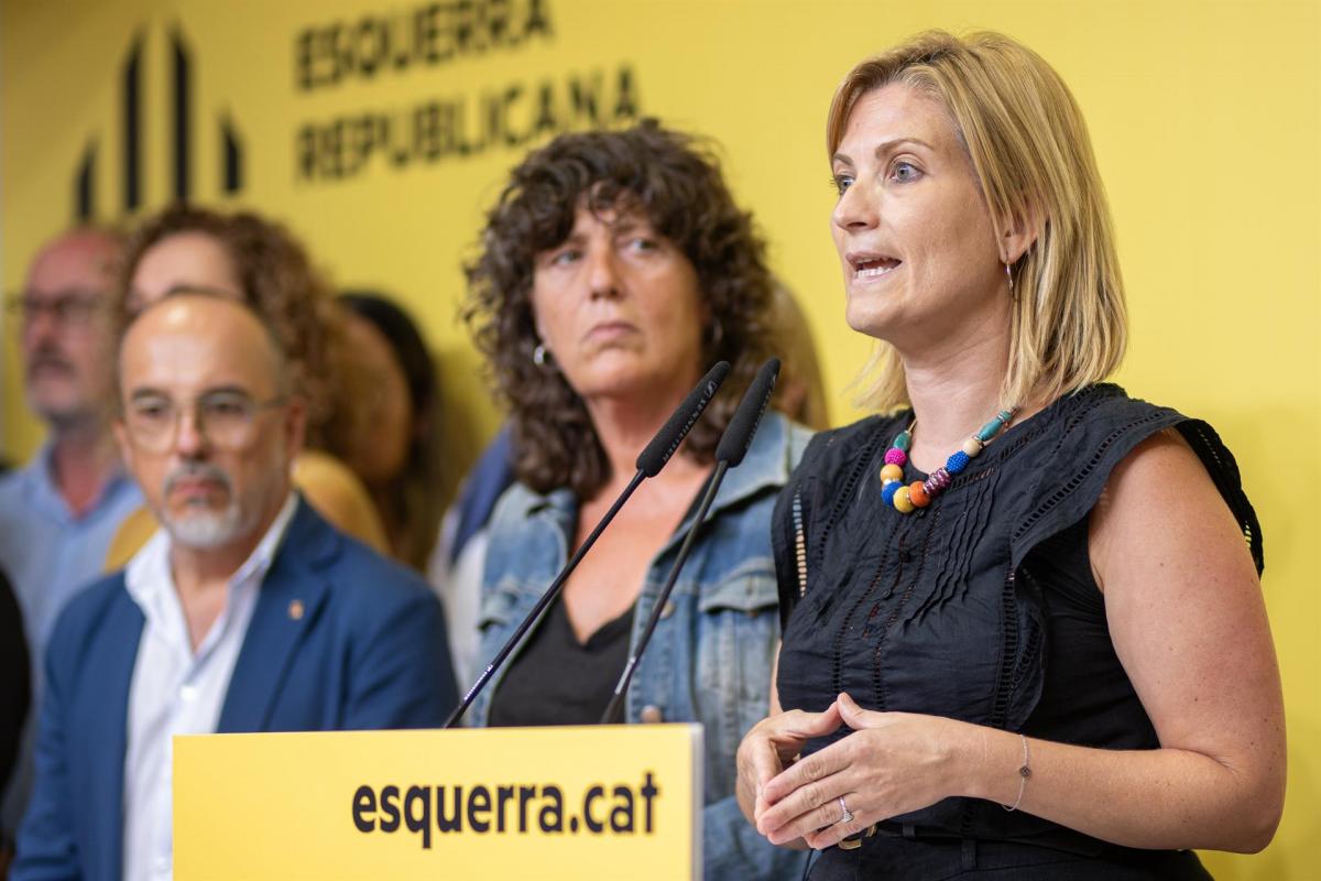 La portavoz de ERC, Raquel Sans, durante una rueda de prensa en la sede del partido, este martes