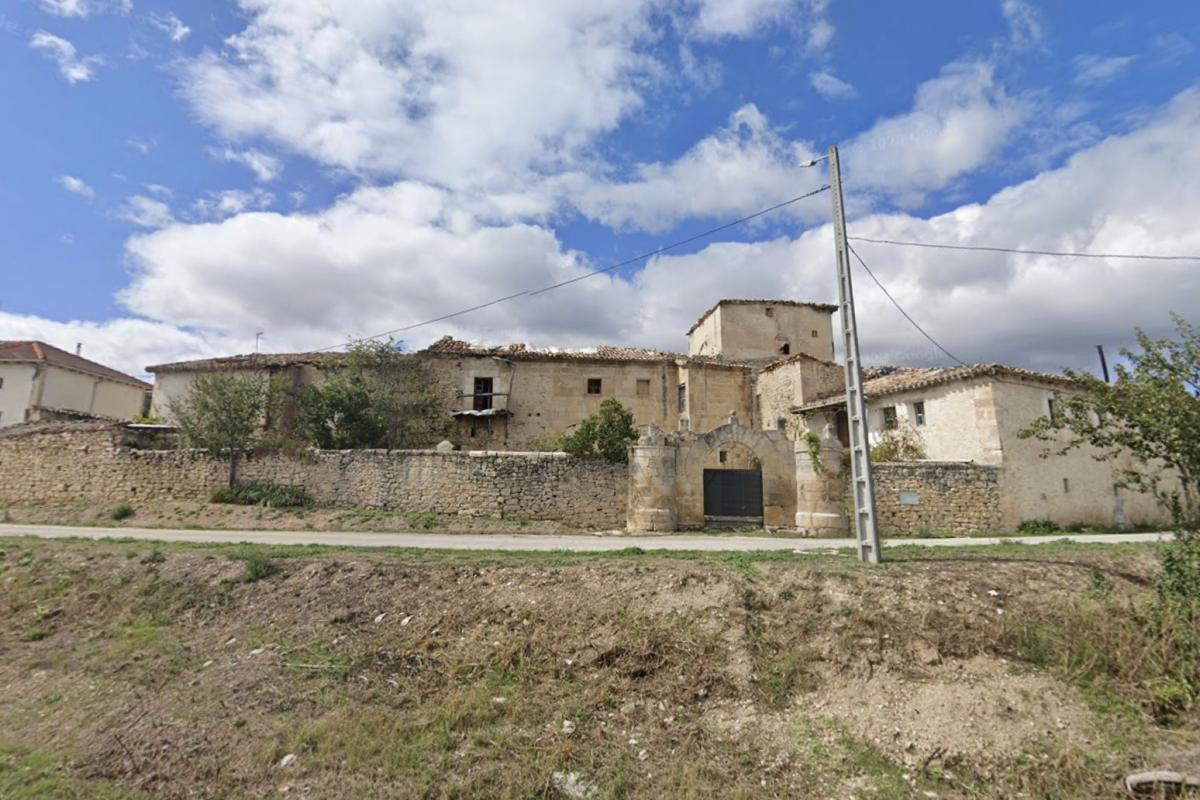 Vista del palacio de los Isla Villalaín, a la venta en Burgos