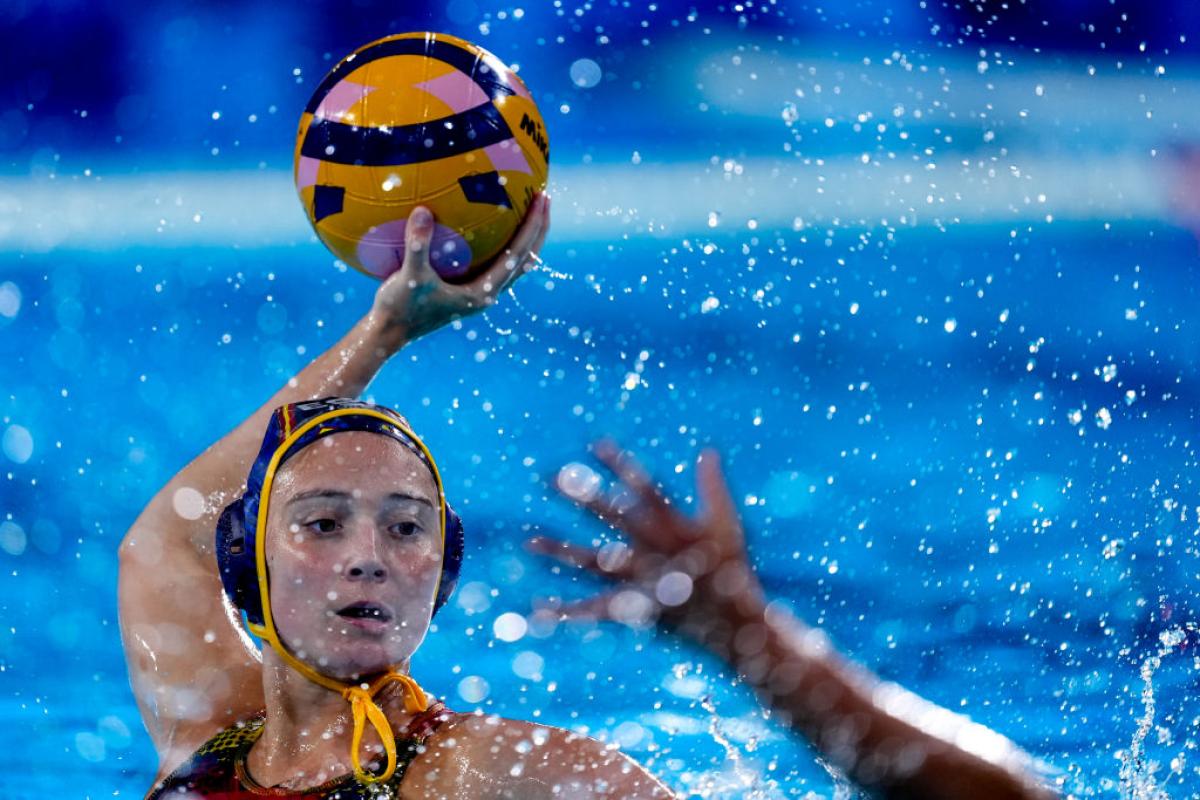 España se asoma a las medallas en waterpolo femenino