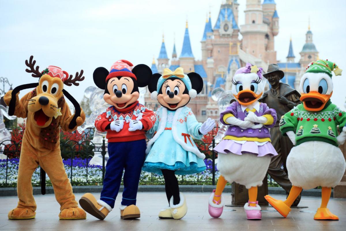 Los personajes más famosos de Disney en el parque temático de Shangai, en China.