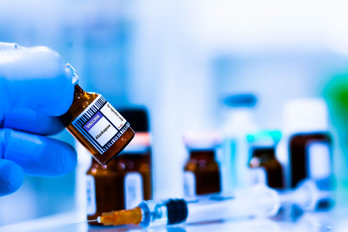Imagen de archivo de una vacuna contra la mpox.