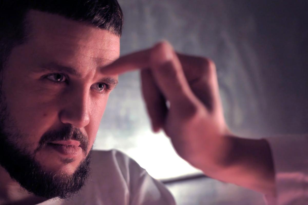 Psicópata sometido a un examen médico.