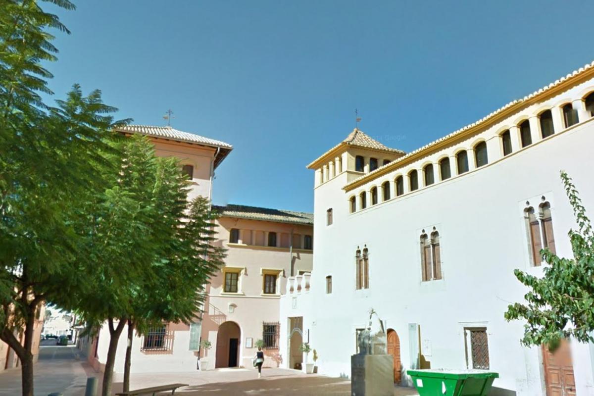 Captura de Google Maps de la fachada de la casa consistorial de Alfara del Patriarca (València).