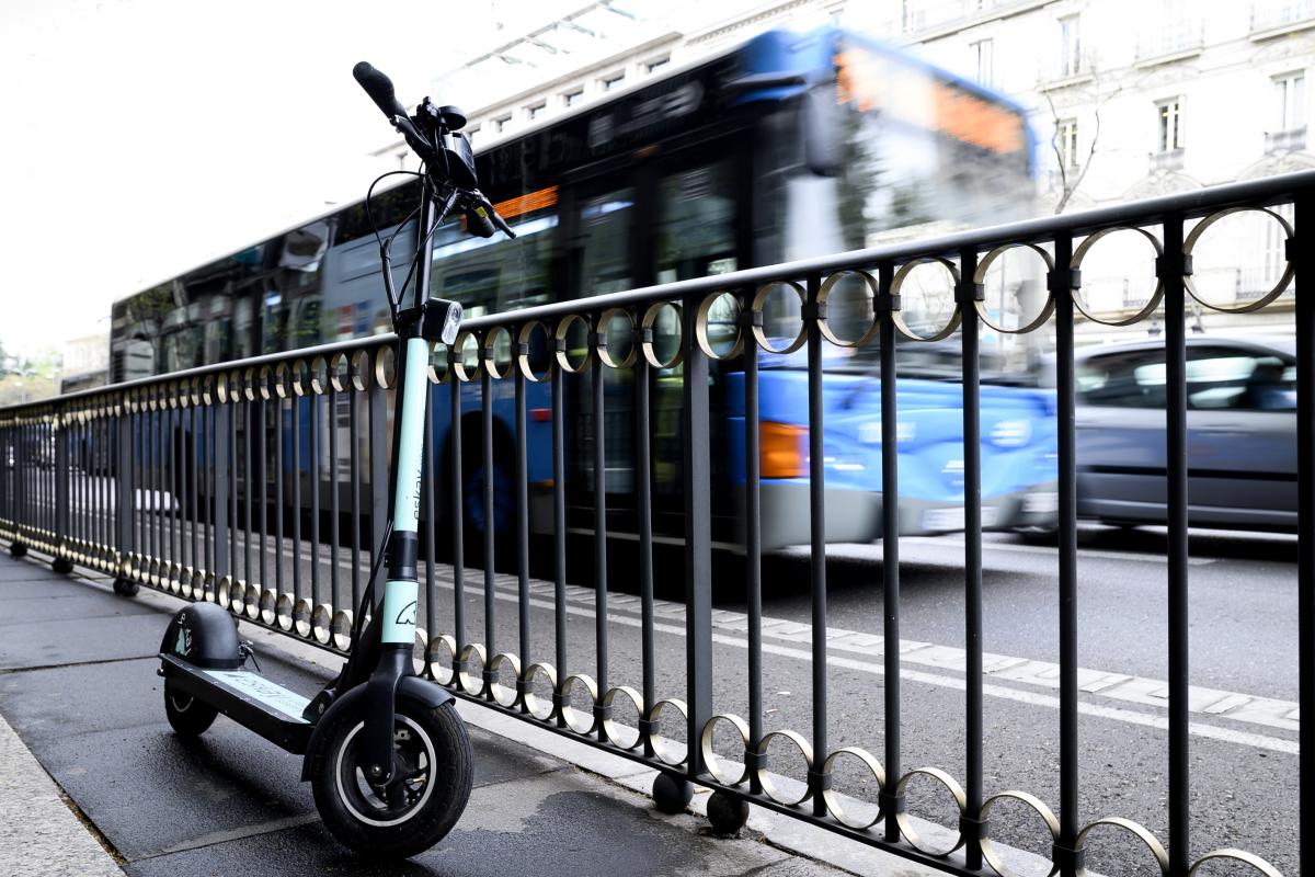 Foto de archivo de un patinete eléctrico en Madrid.