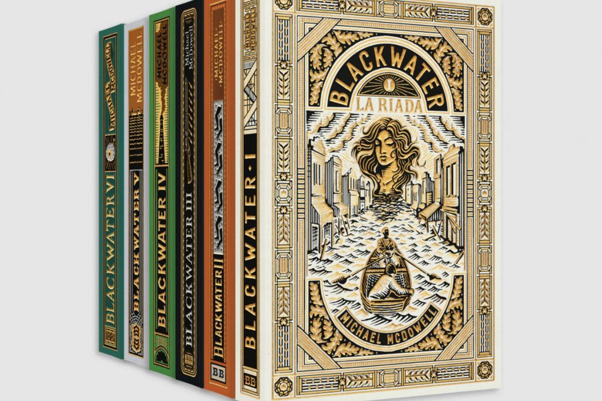 Los seis libros de la saga 'Blackwater'.