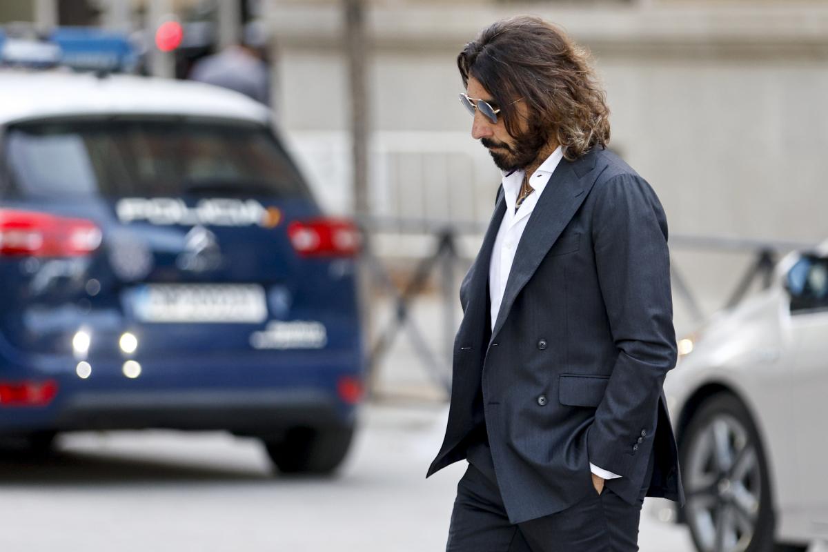 El consejero delegado (CEO) de Globalia, Javier Hidalgo, a su llegada a la Audiencia Nacional, este jueves. El juez de la Audiencia Nacional que investiga presuntas contrataciones irregulares en el marco del caso Koldo prosigue con los interrogatorios, en este caso al consejero delegado (CEO) de Globalia Javier Hidalgo, en calidad de testigo.