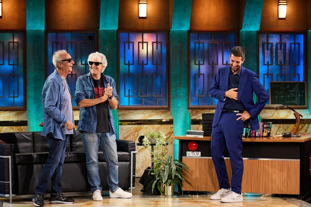 Juan José Millás, Juan Luis Arsuaga y David Broncano en 'La Revuelta' de RTVE.