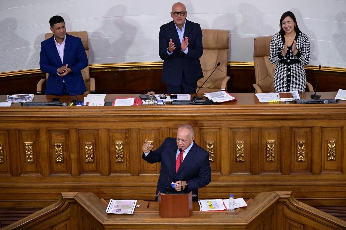 El ministro de Interior, Diosdado Cabello, interviene en la Asamblea Nacional de Venezuela.