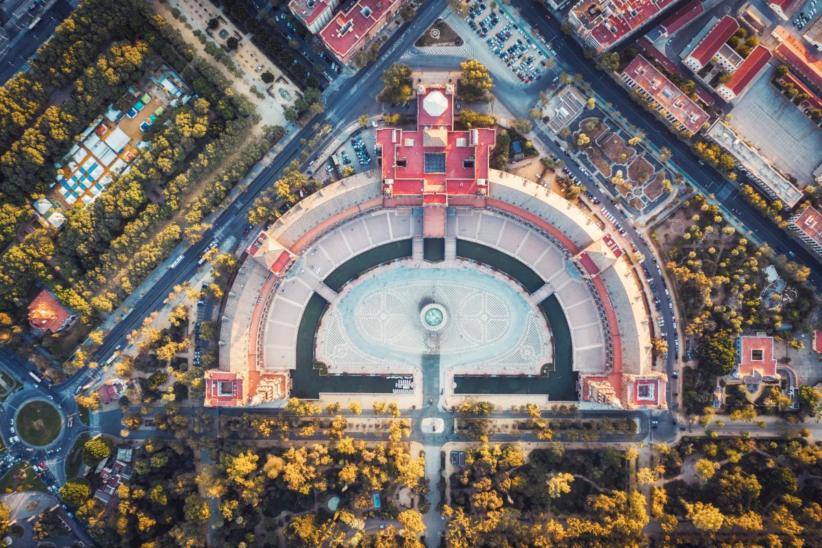 Vista aérea de Plaza de España y del parque María Luisa, en Sevilla (Andalucía).
