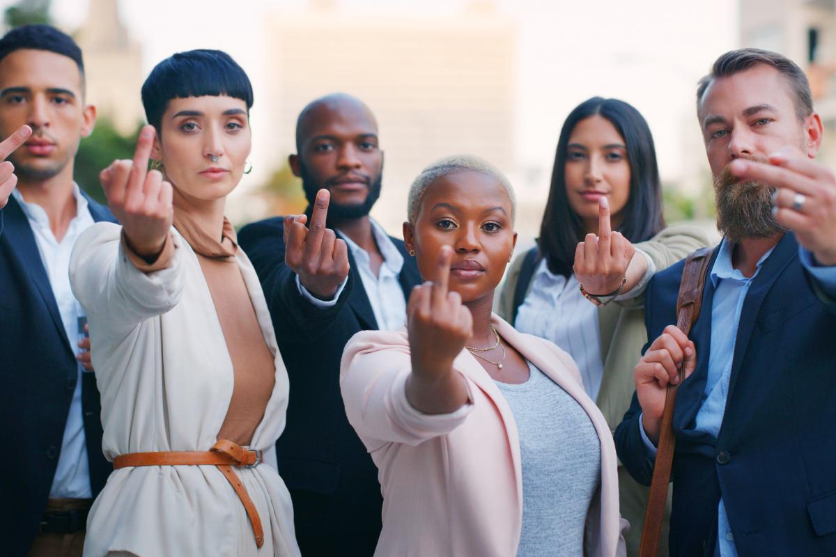 Llamar "caradura", "desgraciado" o "cáncer de la empresa" a tus compañeros no implica el despido procedente