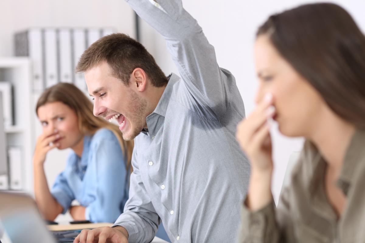 Los 5 comportamientos que molestan a los compañeros del trabajo