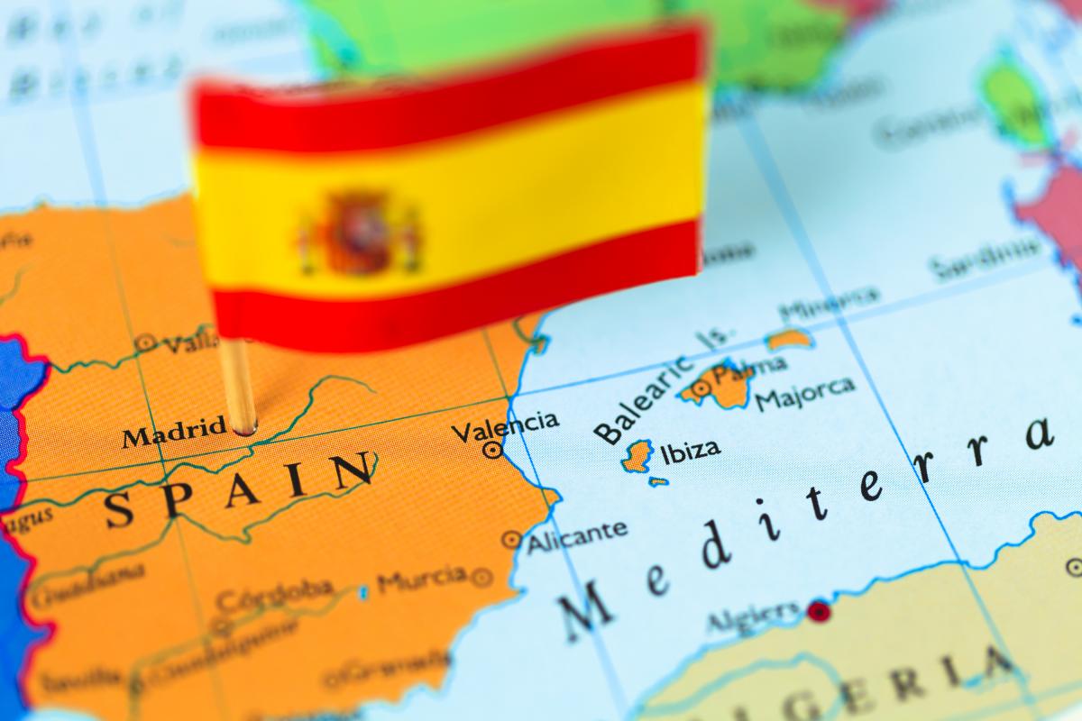 Mapa de España con la bandera.