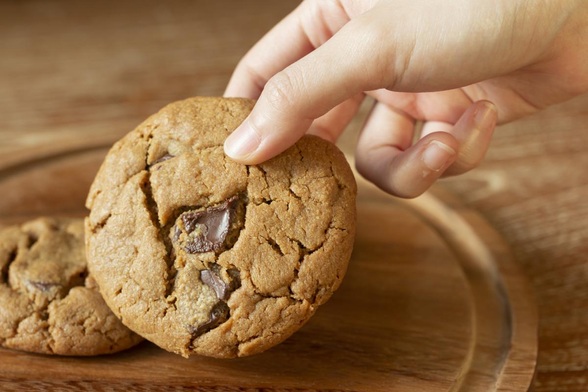 Un plato de galletas.
