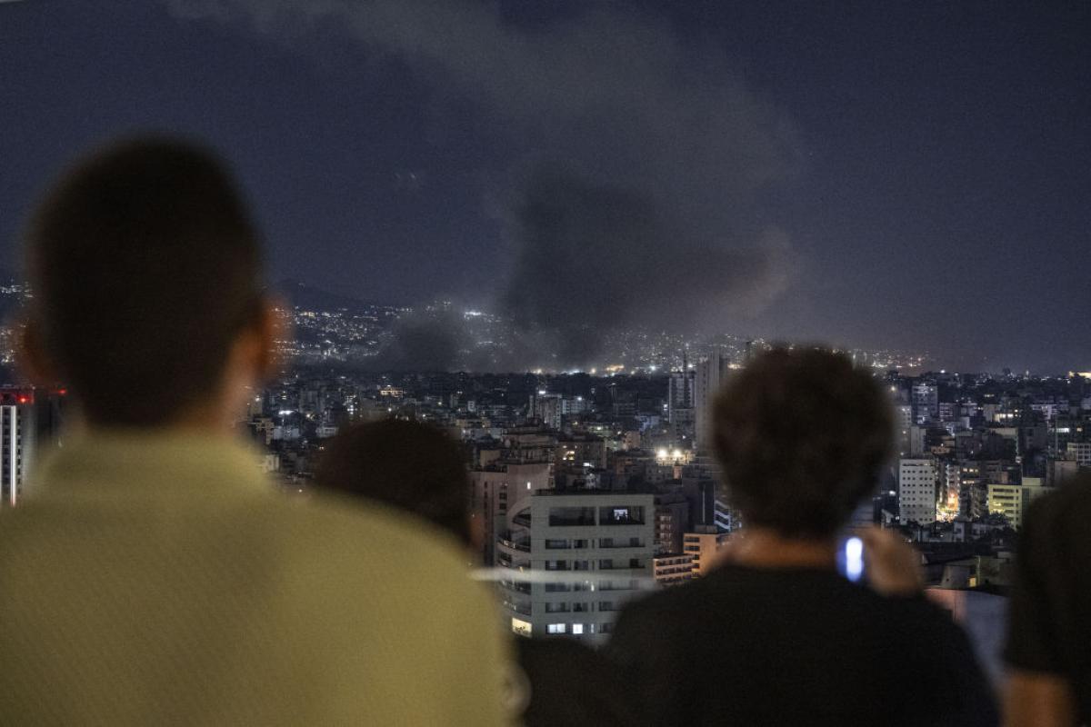 El humo se eleva tras el ataque de Israel en el distrito de Dahieh, en el sur de Beirut.