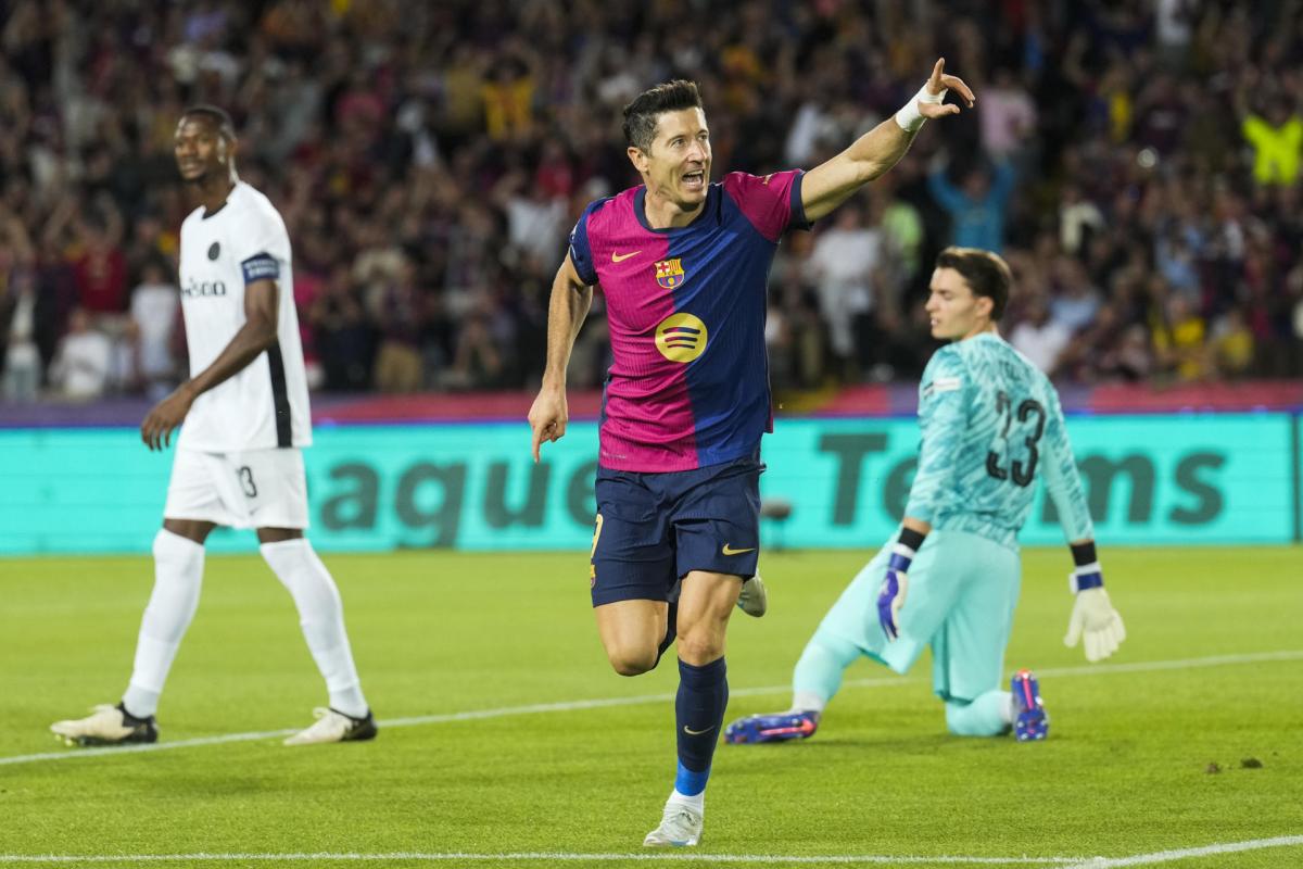 Lewandowski celebra su primer gol en el FC Barcelona 5-0 Young Boys de la fase de liga de la Champions League