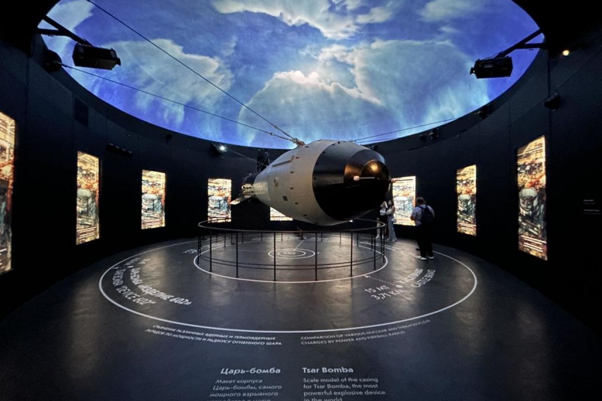 Reproducción de la bomba atómica Zar, con un poder explosivo sin precedentes, en el Museo Atómico de Moscúa.