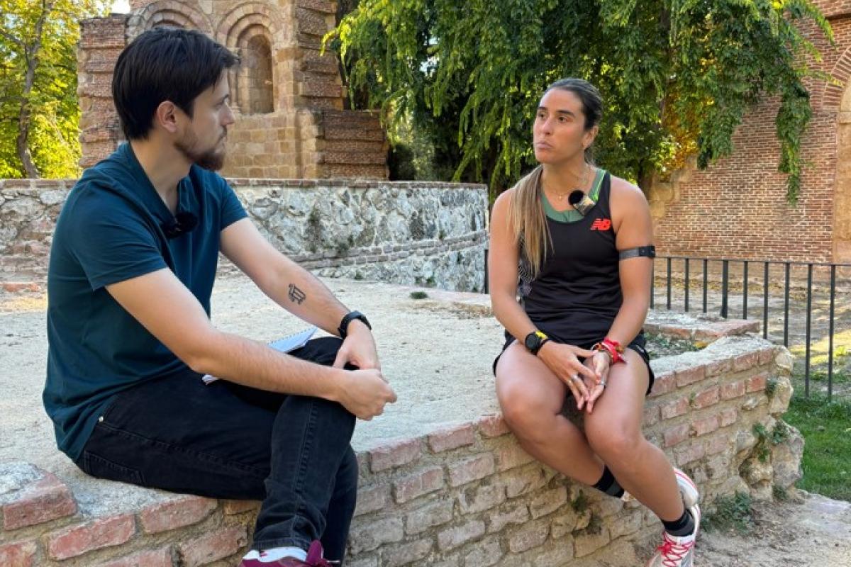 Momento de la entrevista en mitad del Retiro