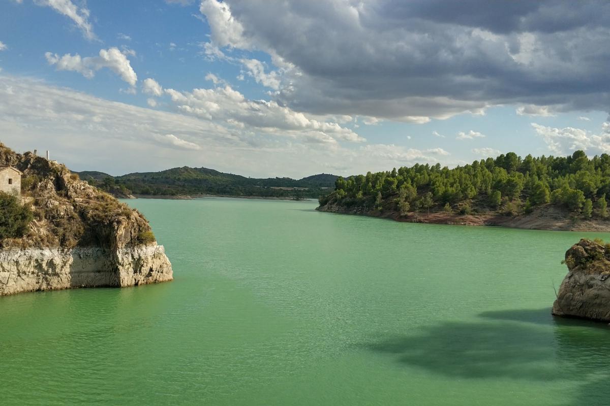 Vista del embalse del Cenajo, en Murcia.