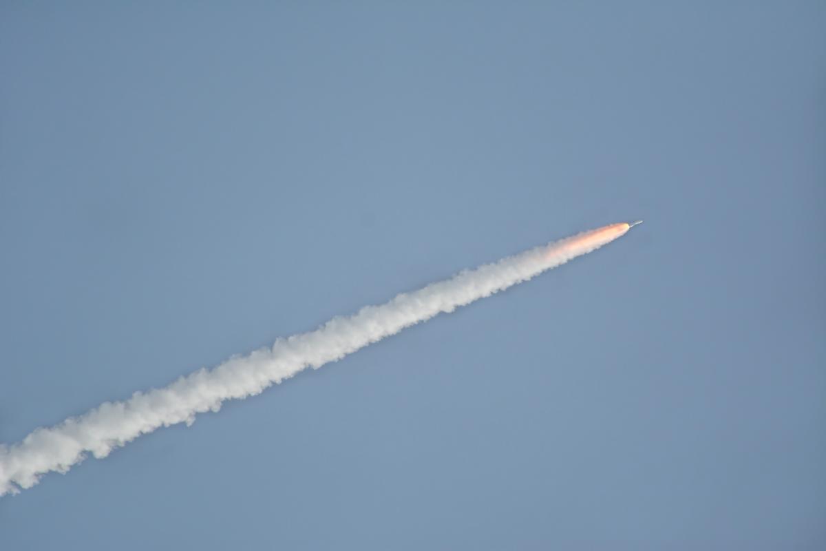 Un cohete despega en Cabo Cañaveral.