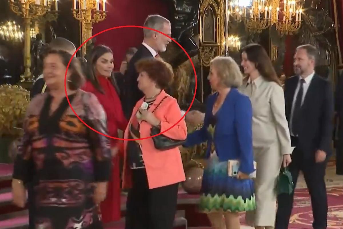 El saludo de la reina Letizia a Rosa Villacastín