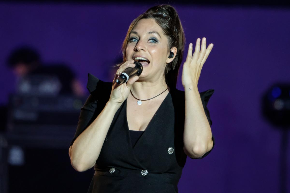 La cantante Leire Martínez, en un concierto de La Oreja de Van Gogh en 2022.