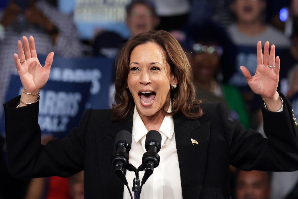 La candidata demócrata a las presidenciales de EEUU y vicepresidenta, Kamala Harris, durante un mitin de la campaña del 5N.