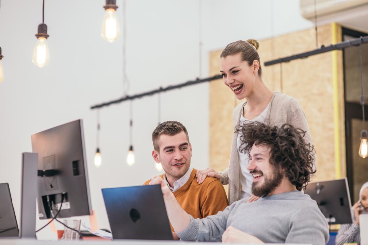 Los hackers no son sólo ciberdelincuentes, también trabajan para mejorar la seguridad de los sistemas informáticos.