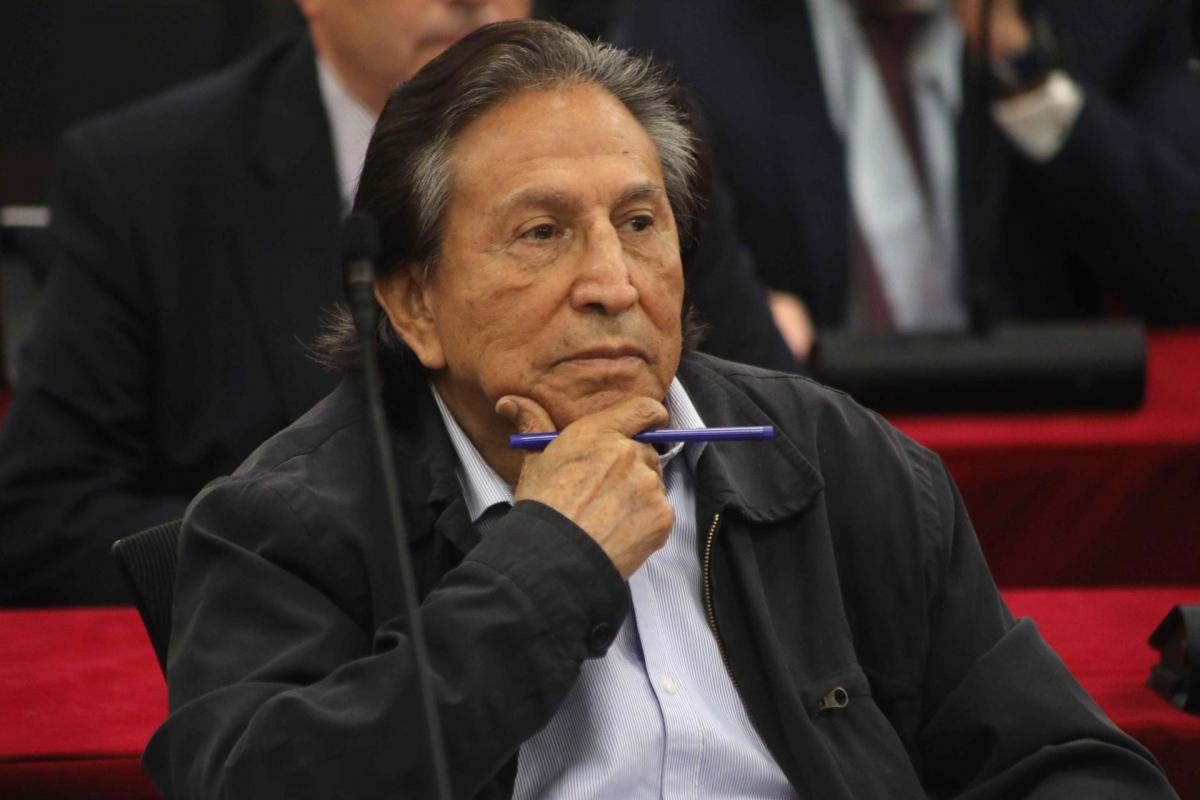 El expresidente peruano Alejandro Toledo, asiste a la lectura de su sentencia en un juzgado de Lima.