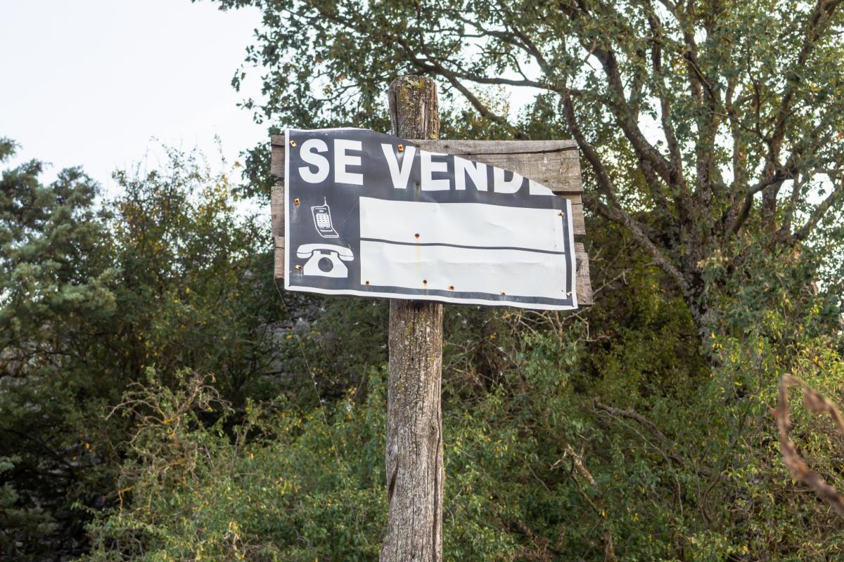 Cartel de 'Se vende'.