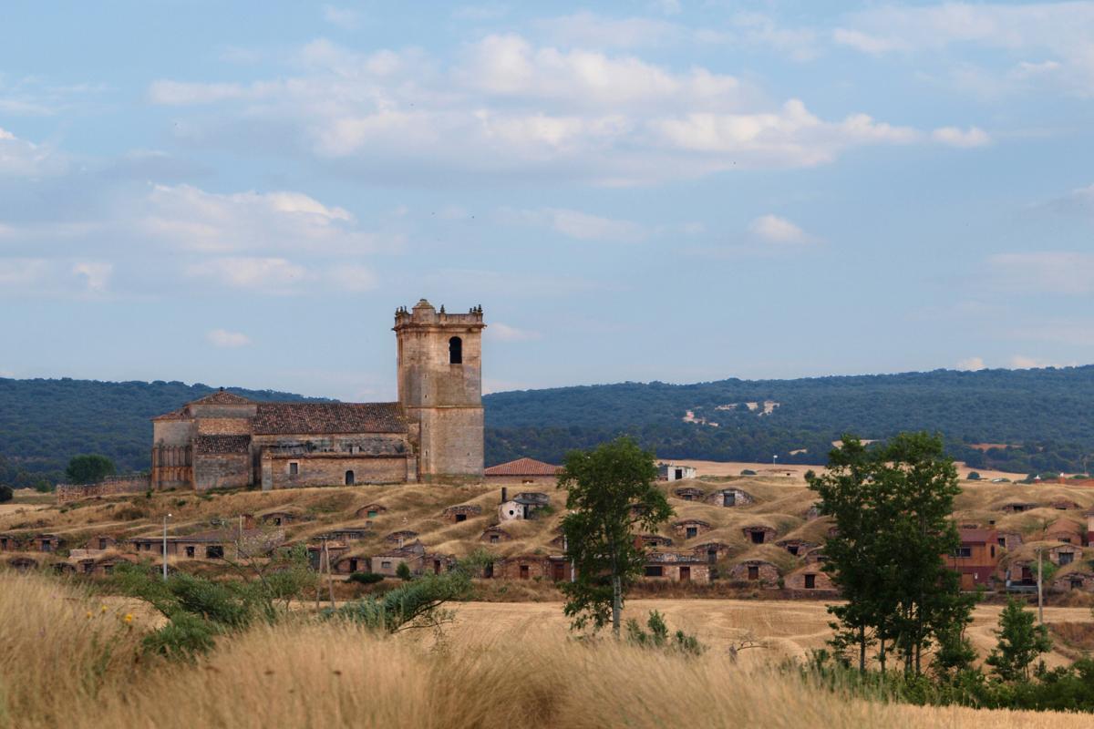 La iglesia de San Pedro, declarada Bien de Interés Cultural, en Castrillo de Solarana.