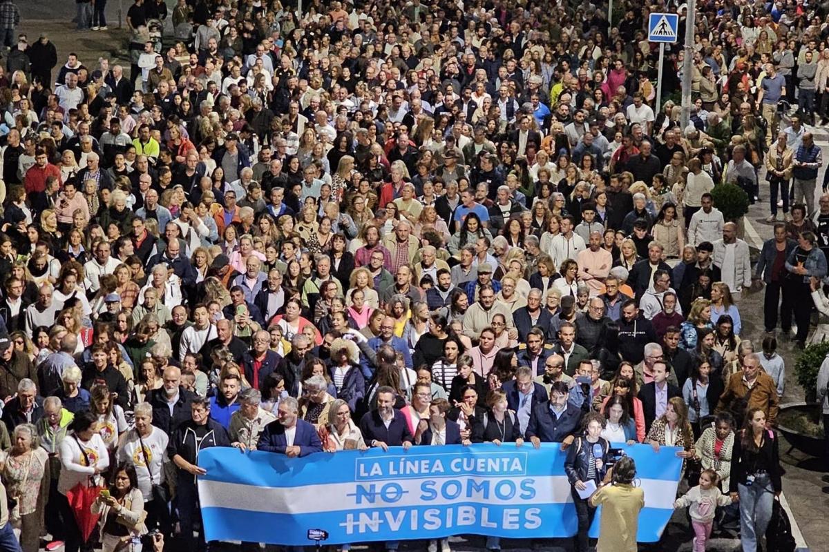 Manifestación en La Línea pidiendo medidas para el municipio.