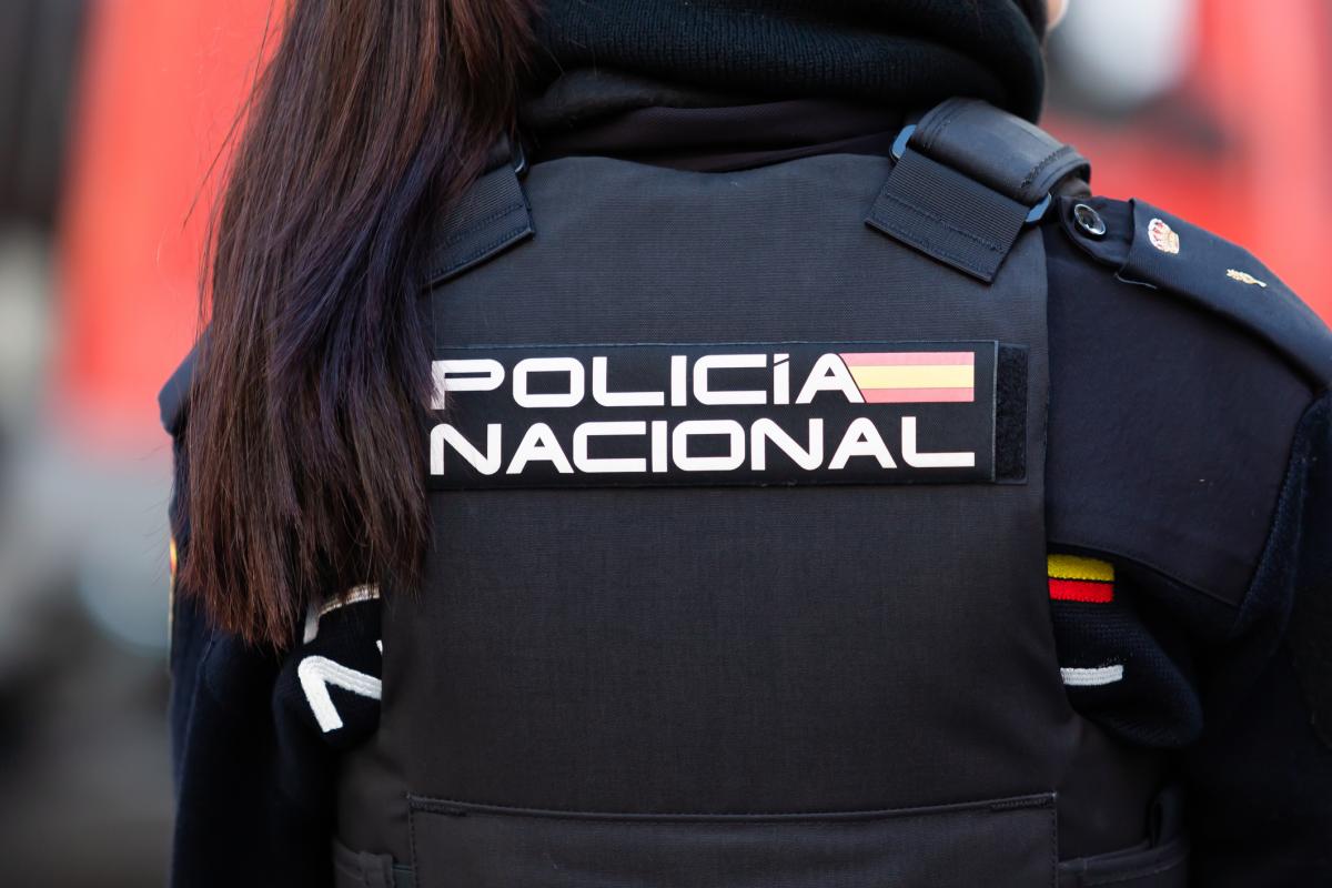 Un agente de la Policía Nacional.