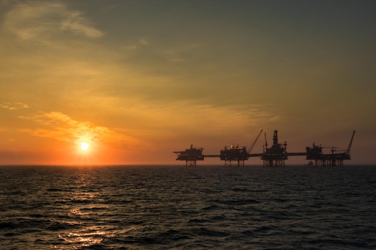 Atardecer en el yacimiento petrolífero Johan Sverdrup, en Noruega.