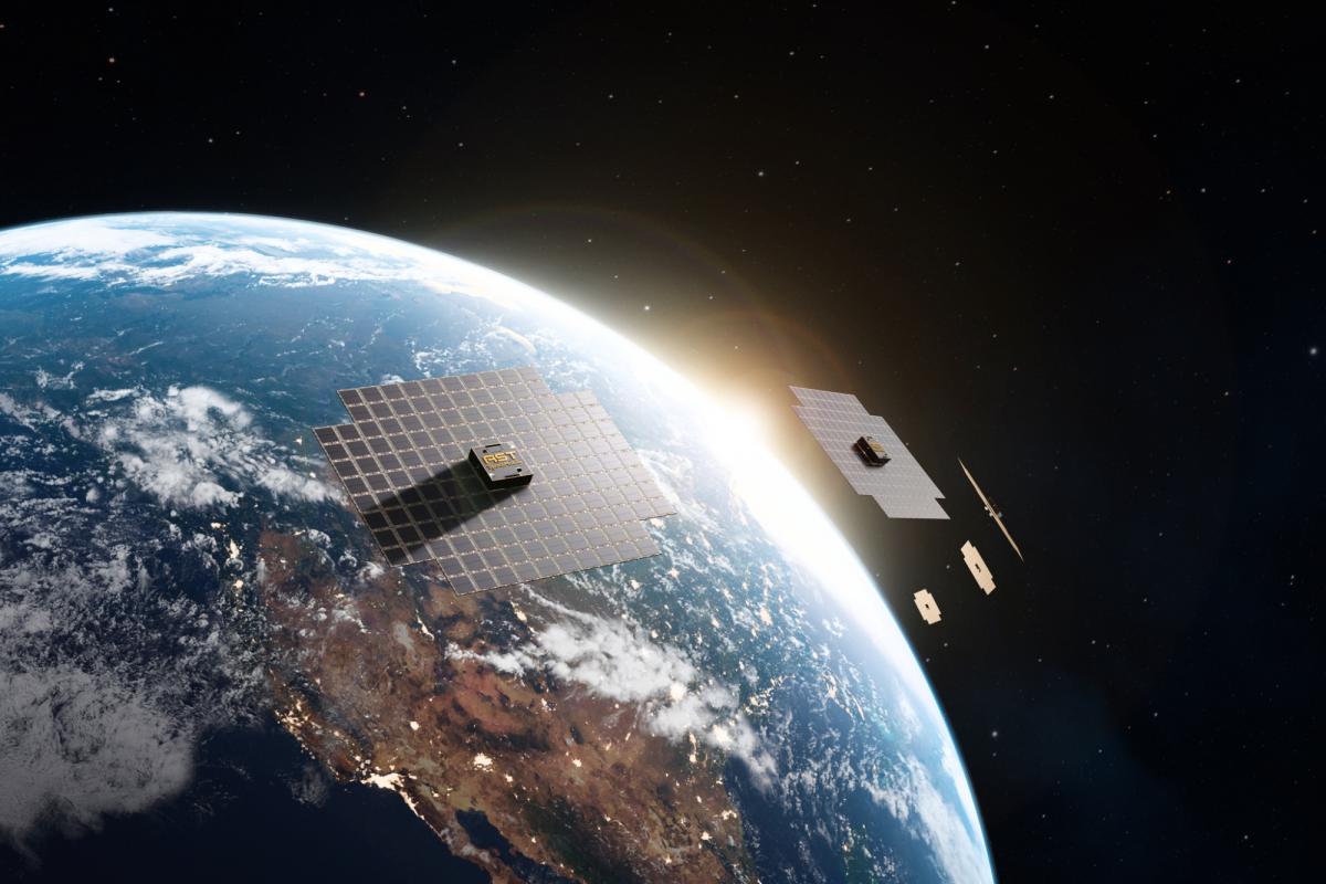 Ilustración con la red formada por los 5 satélites BlueBird de AST SpaceMobile.