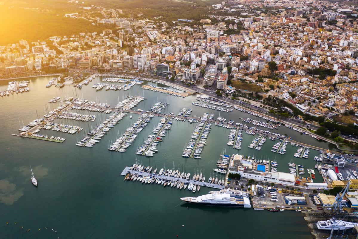 Vista aérea del puerto de Palma de Mallorca.