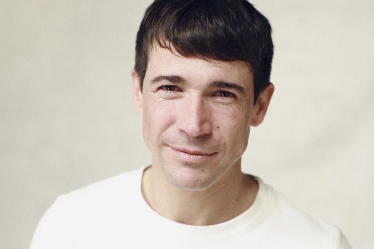 Juan José Ballesta, en la portada de 'La vida mejor'.