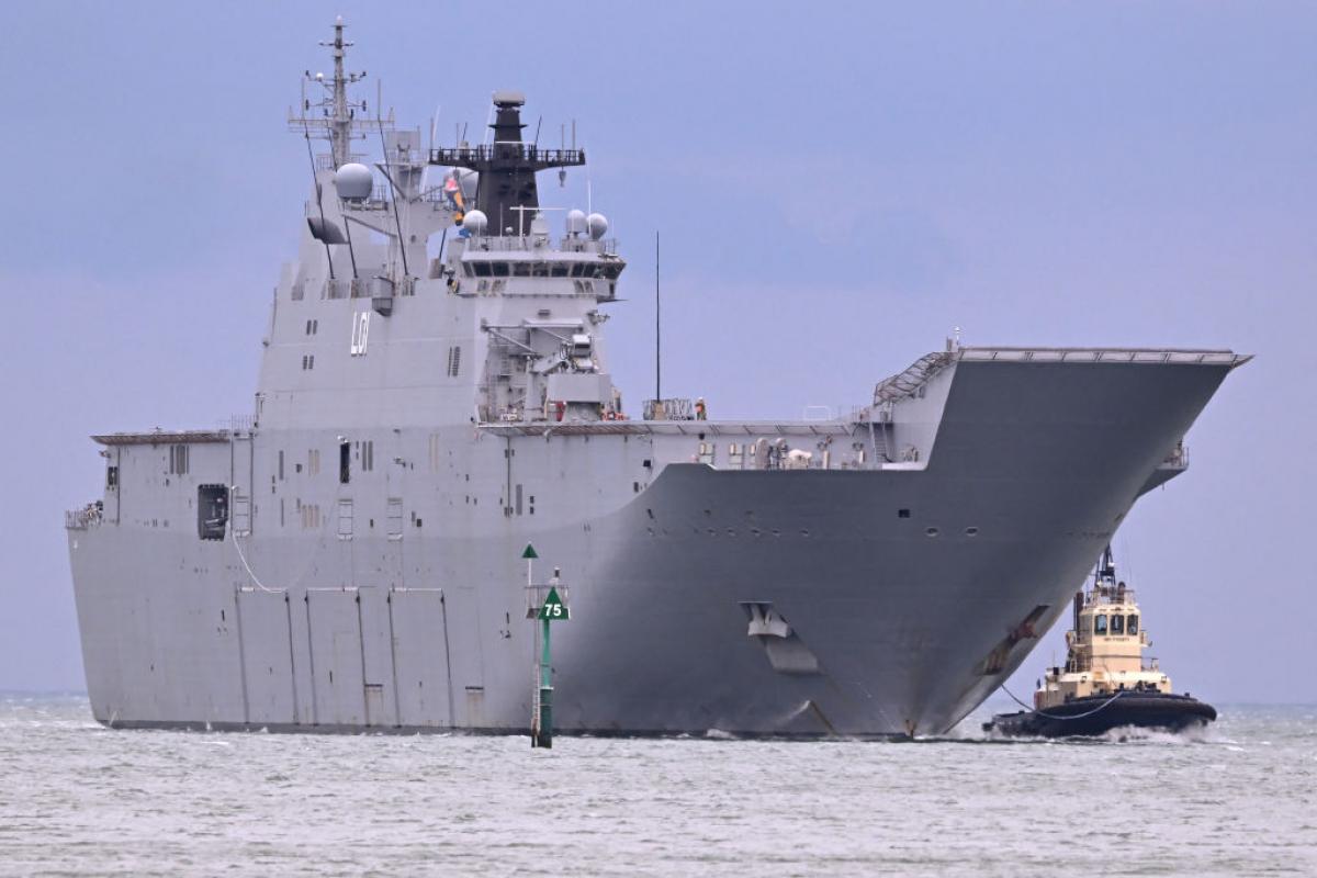 El HMAS Adelaide construido por Navantia