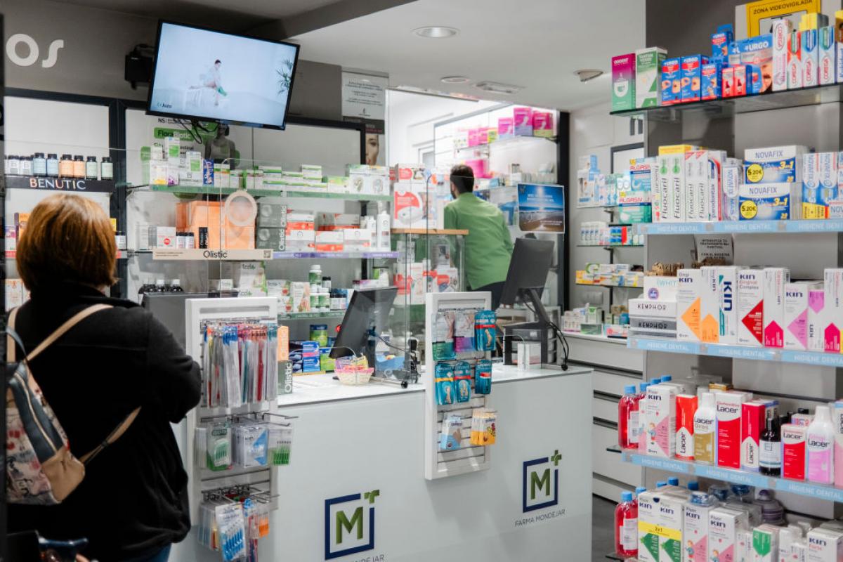 Interior de una farmacia en Guadalajara