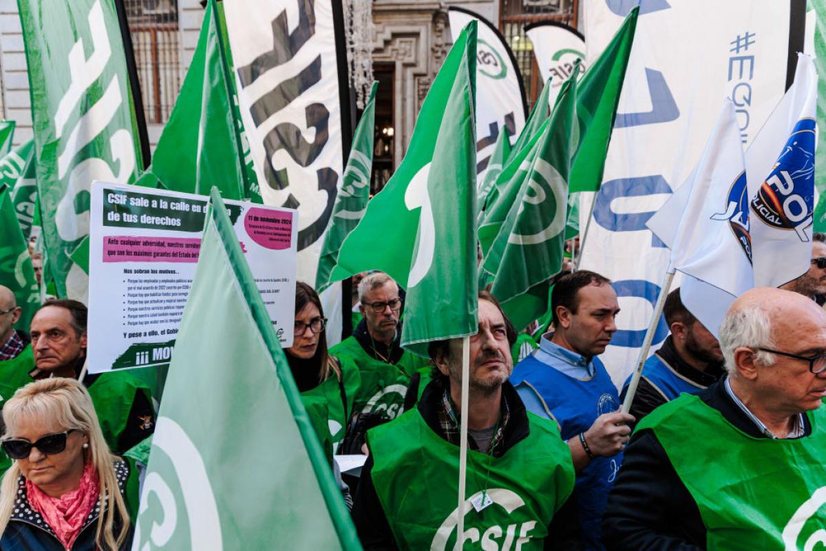 Manifestación de la Central Sindical Independiente y de Funcionarios (CSFI), ante el Ministerio de Asuntos Económicos, en protesta por el previsible fin del modelo sanitario de Muface.