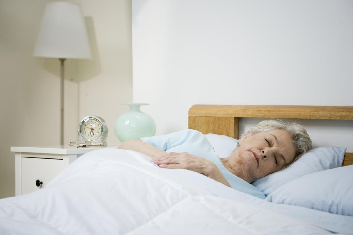 Una señora durmiendo.