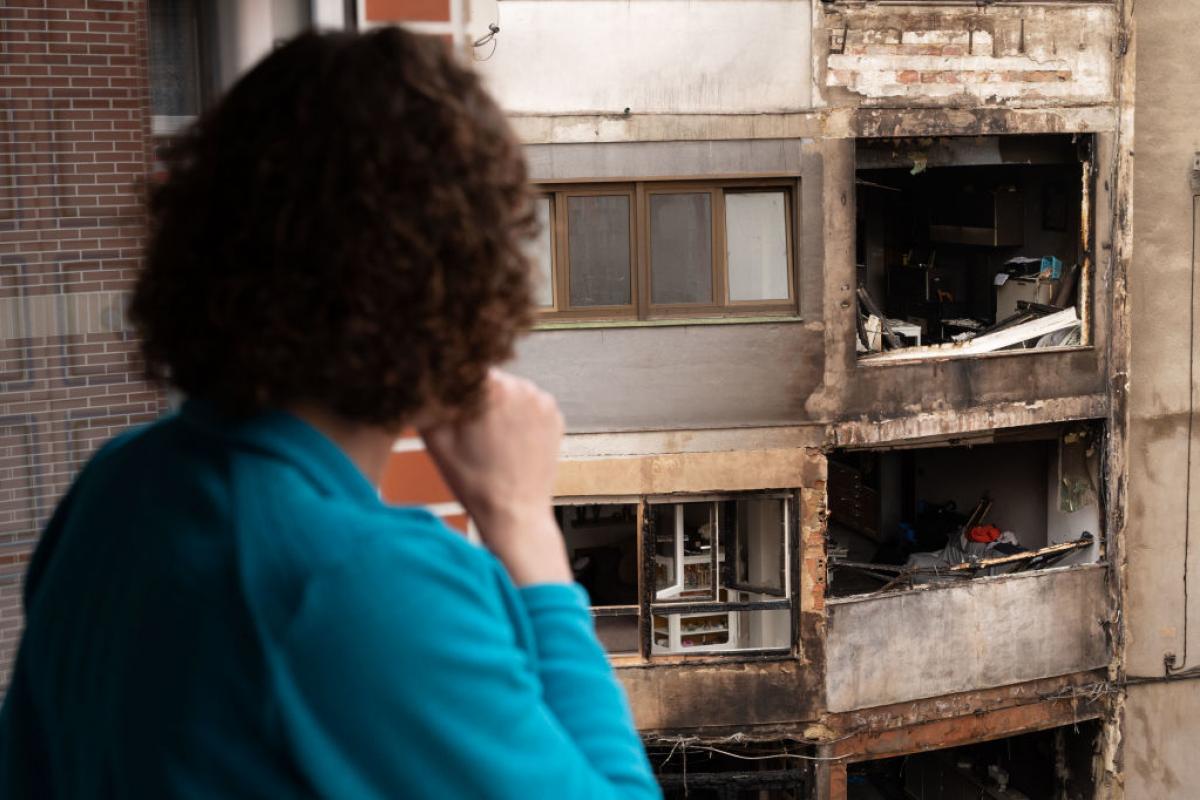 Un edificio afectado por las llamas en Barakaldo, (Bizkaia, Euskadi).