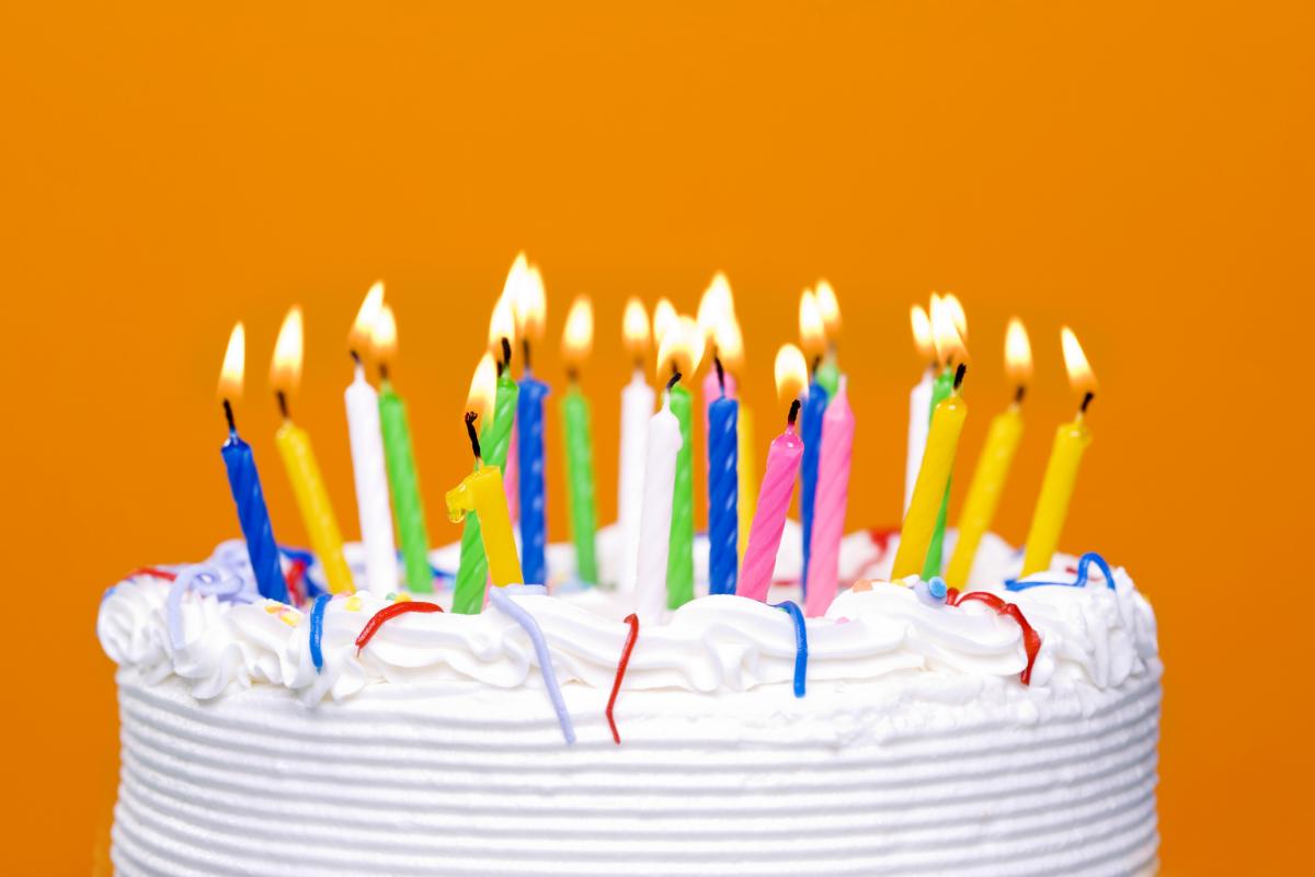 Una tarta de cumpleaños.