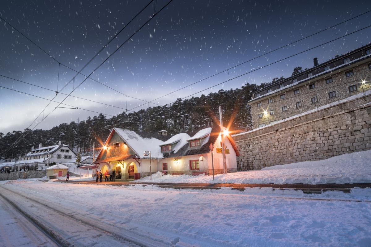 Imagen de archivo de la estación de Navacerrada bajo la nieve.
