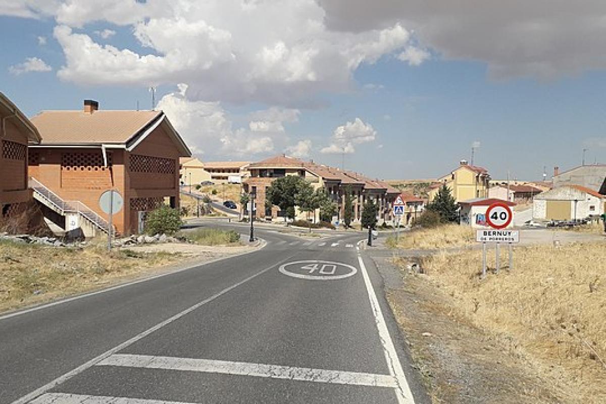 Entrada de la localidad segoviana de Bernuy de Porreros