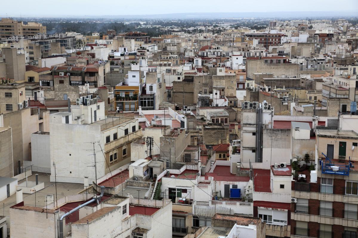 Vista aérea de Elche (Alicante), donde se ha vendido el primer premio de la Lotería Nacional del sábado 14 de diciembre.