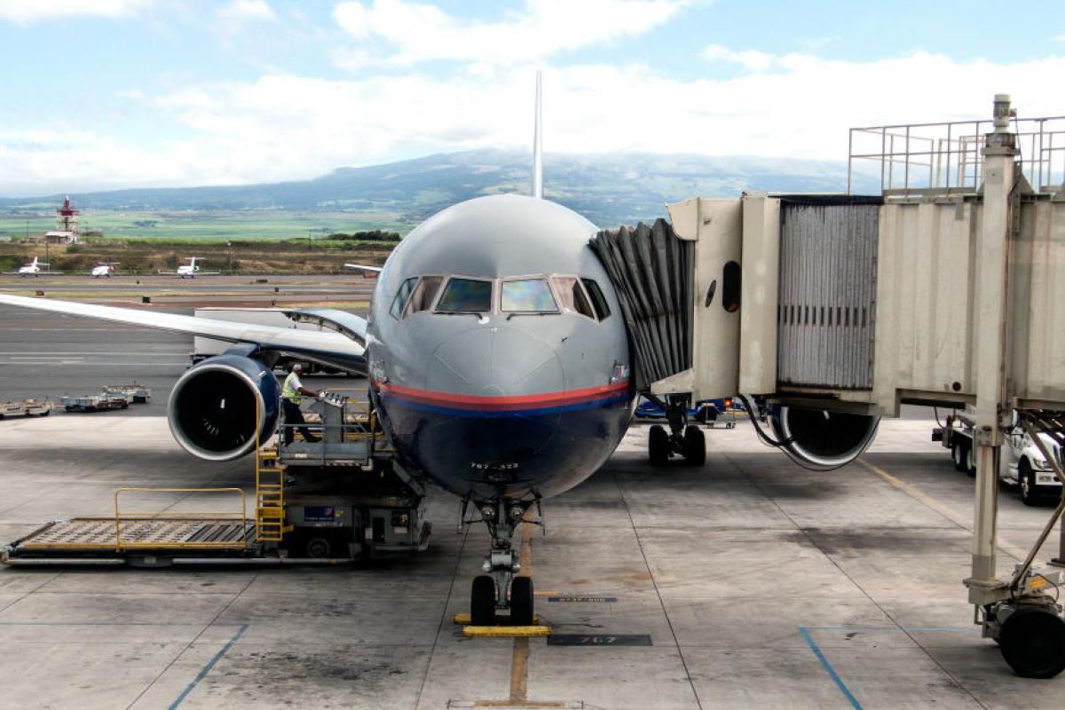 Un Boeing 767 de United Airlines en el aeropuerto de Maui, en Hawái.