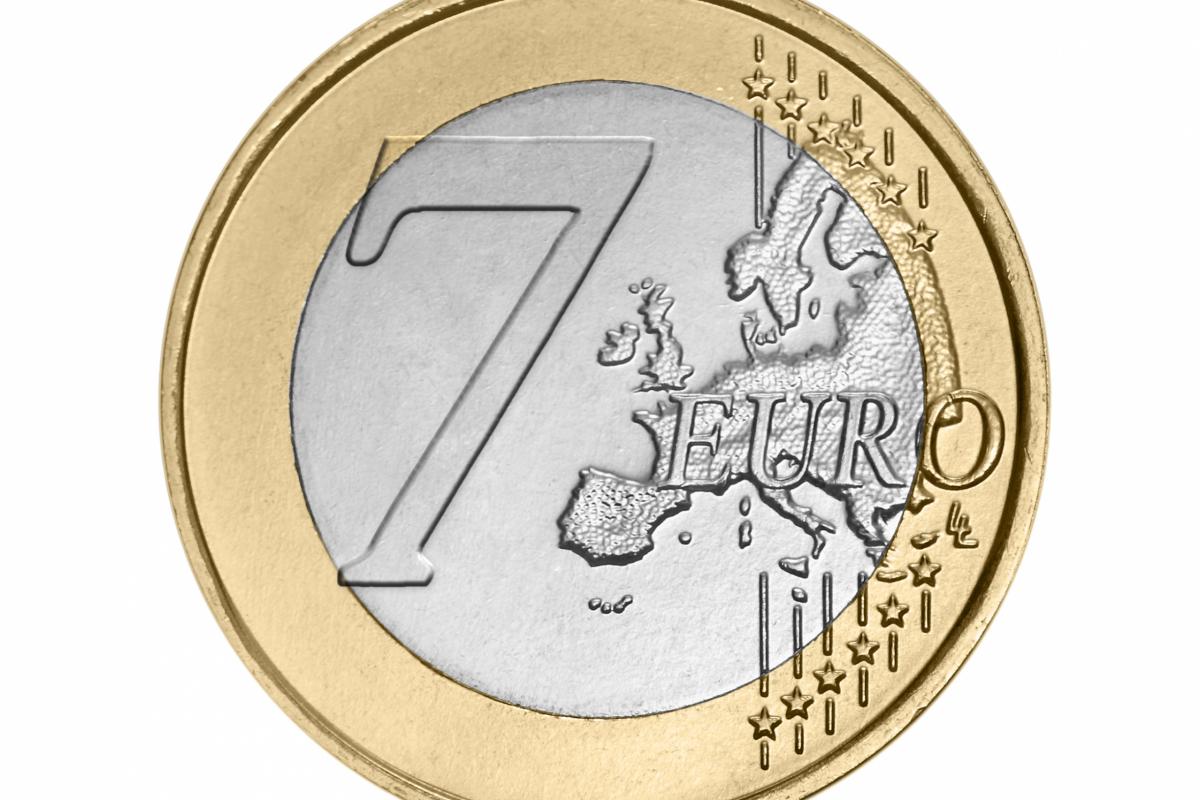Ilustración digital de una moneda de euro con el número siete como valor.